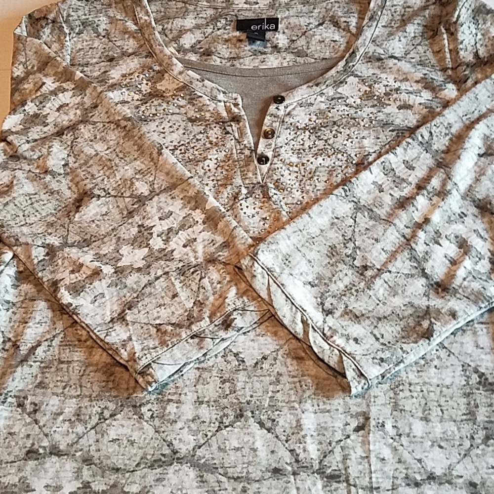 Pullover top - Picture 3 of 3